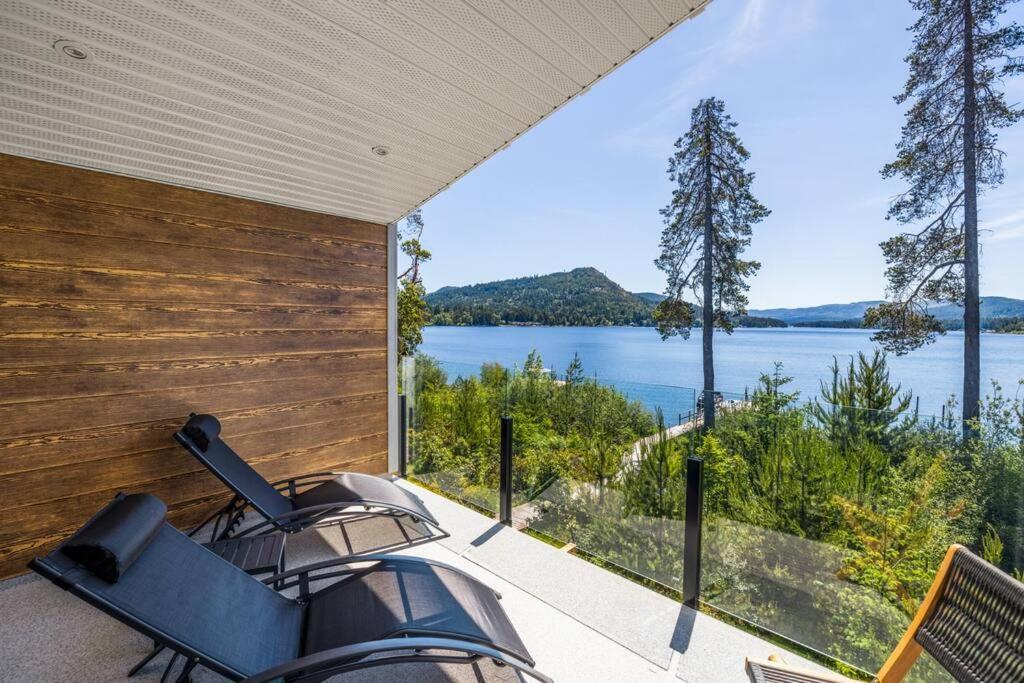 Kelly'S Sunset Lake Retreat Shawnigan Lake Esterno foto