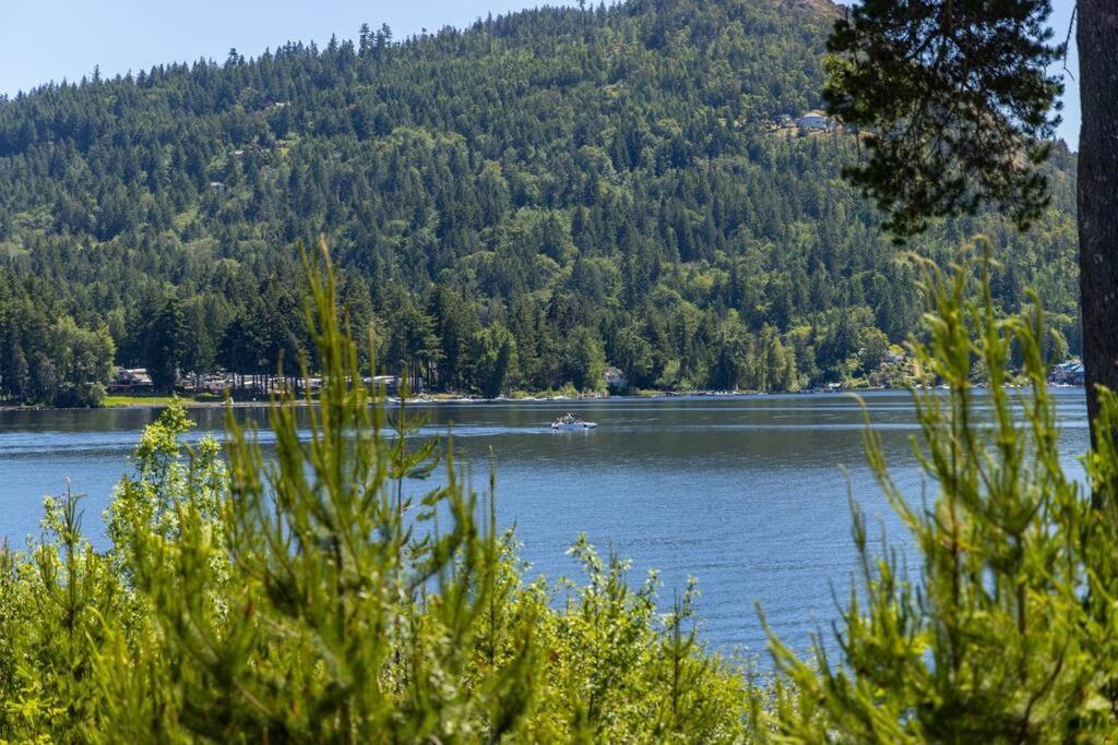 Kelly'S Sunset Lake Retreat Shawnigan Lake Esterno foto