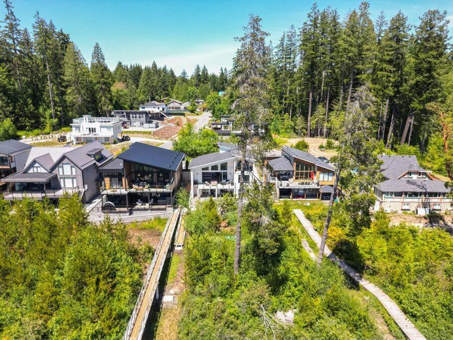 Kelly'S Sunset Lake Retreat Shawnigan Lake Esterno foto