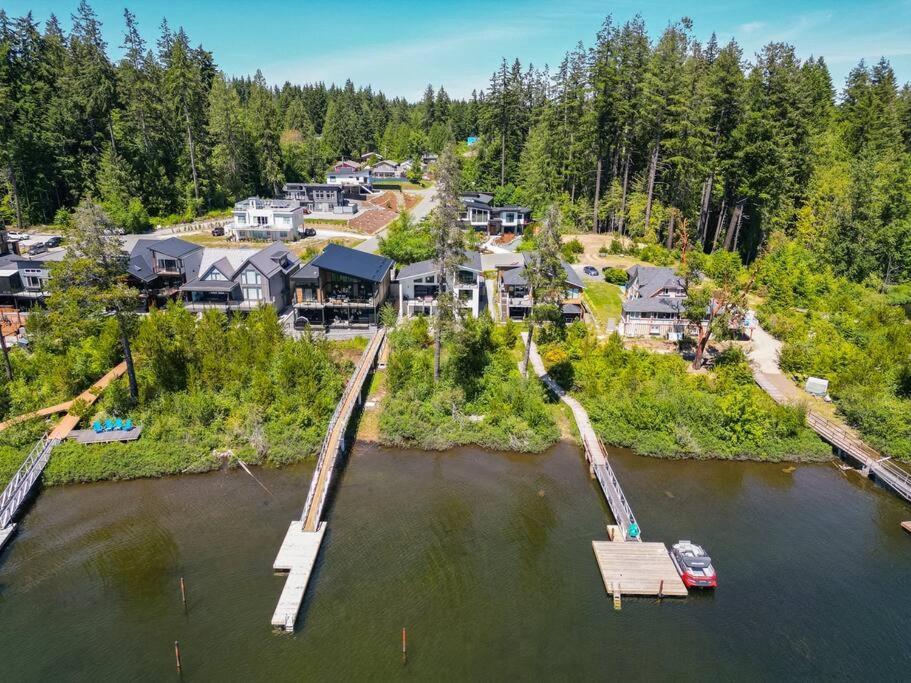 Kelly'S Sunset Lake Retreat Shawnigan Lake Esterno foto