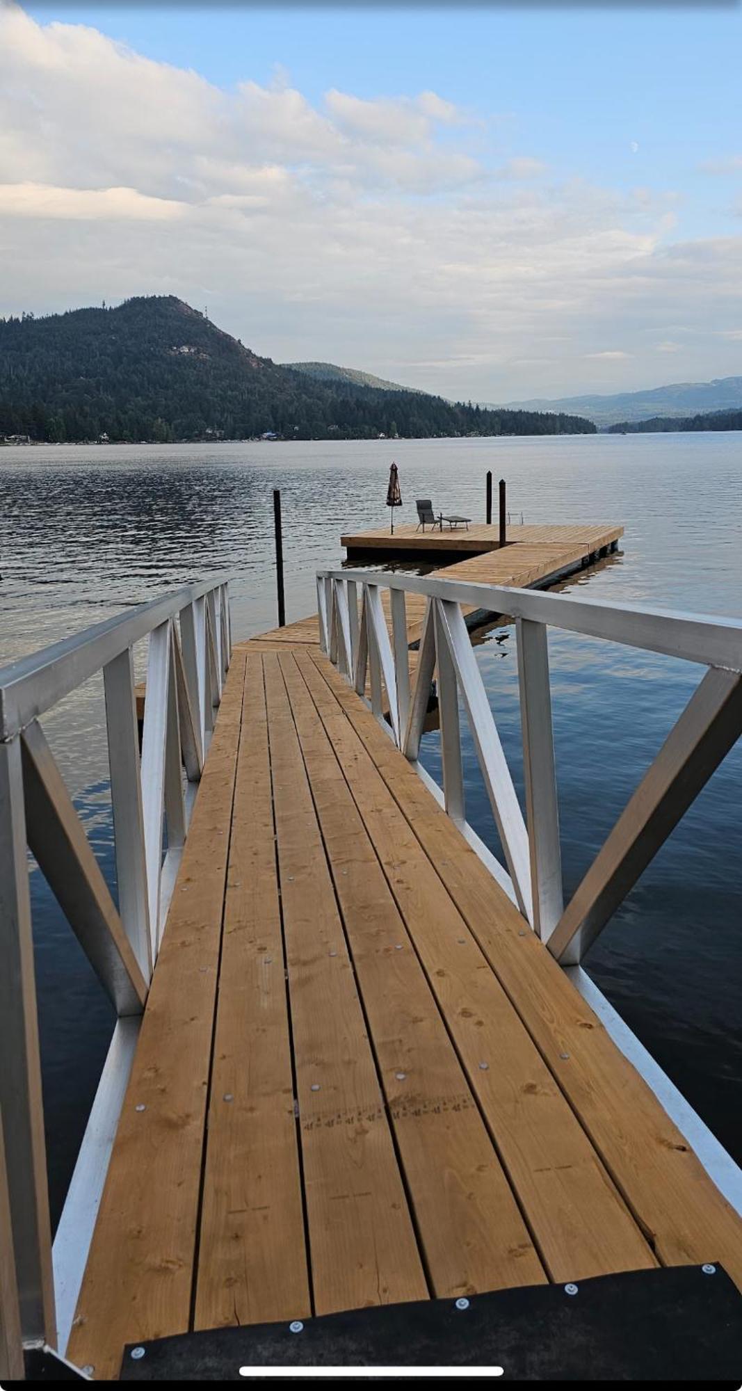 Kelly'S Sunset Lake Retreat Shawnigan Lake Esterno foto